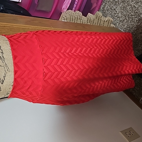 NWT 2xl solid red jacquard lularoe Cassie. Chevron pattern - Picture 2 of 3